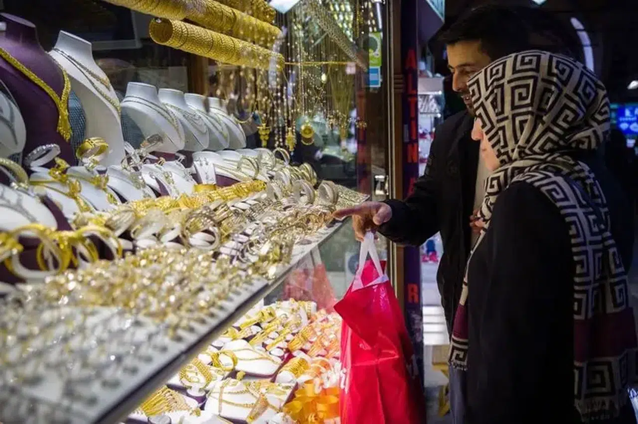 Kapalıçarşı'da külçe altın haftalık yüzde 1,61 gerilerken dolar yükseldi