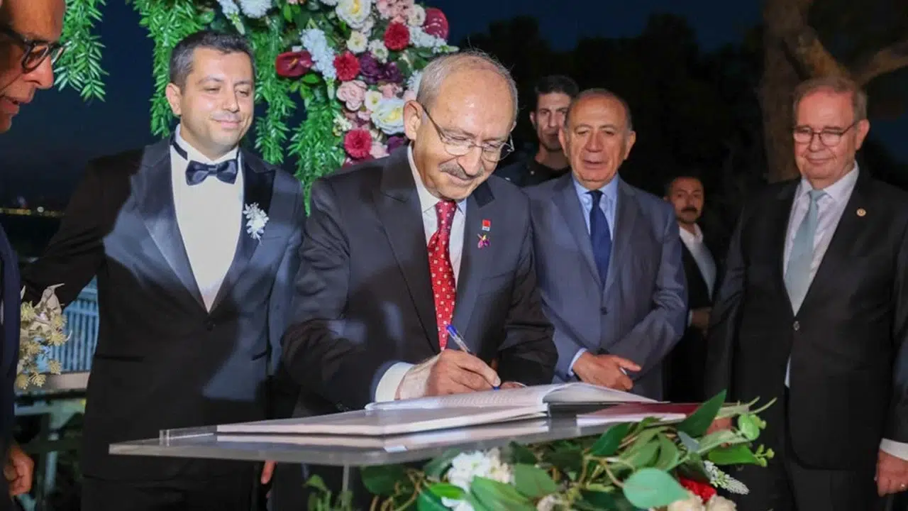 Kılıçdaroğlu, Nikah Şahidliği Yaparak Düğün Ateşini Yaktı!