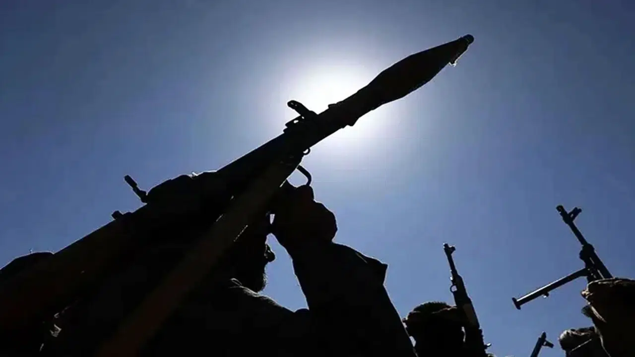 Yemen'de dikkat çeken 24 saat: Husiler üç tugayın teslim olduğunu öne sürdü