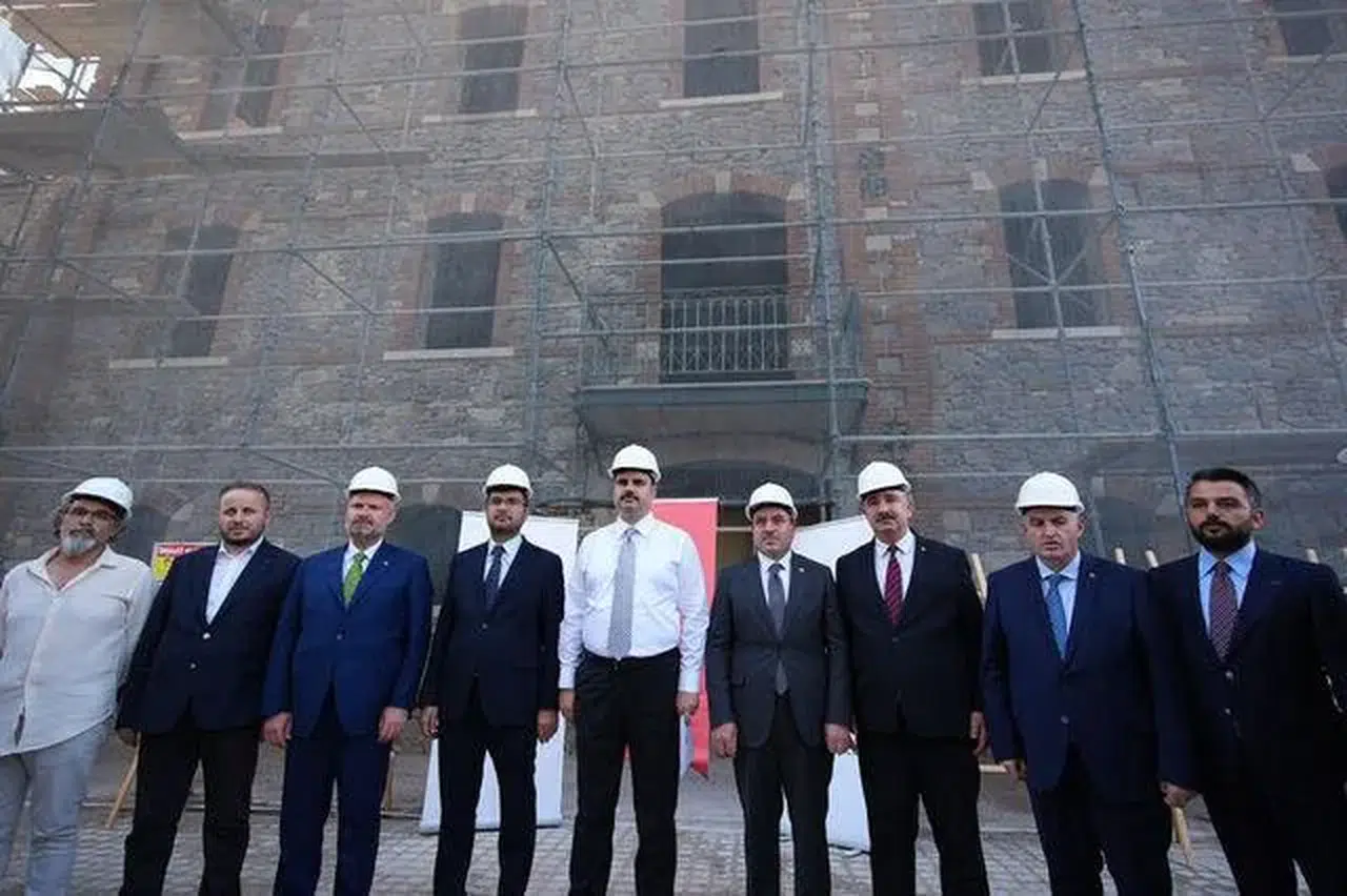 İzmir'deki tarihi un fabrikası kütüphaneye dönüştürülüyor