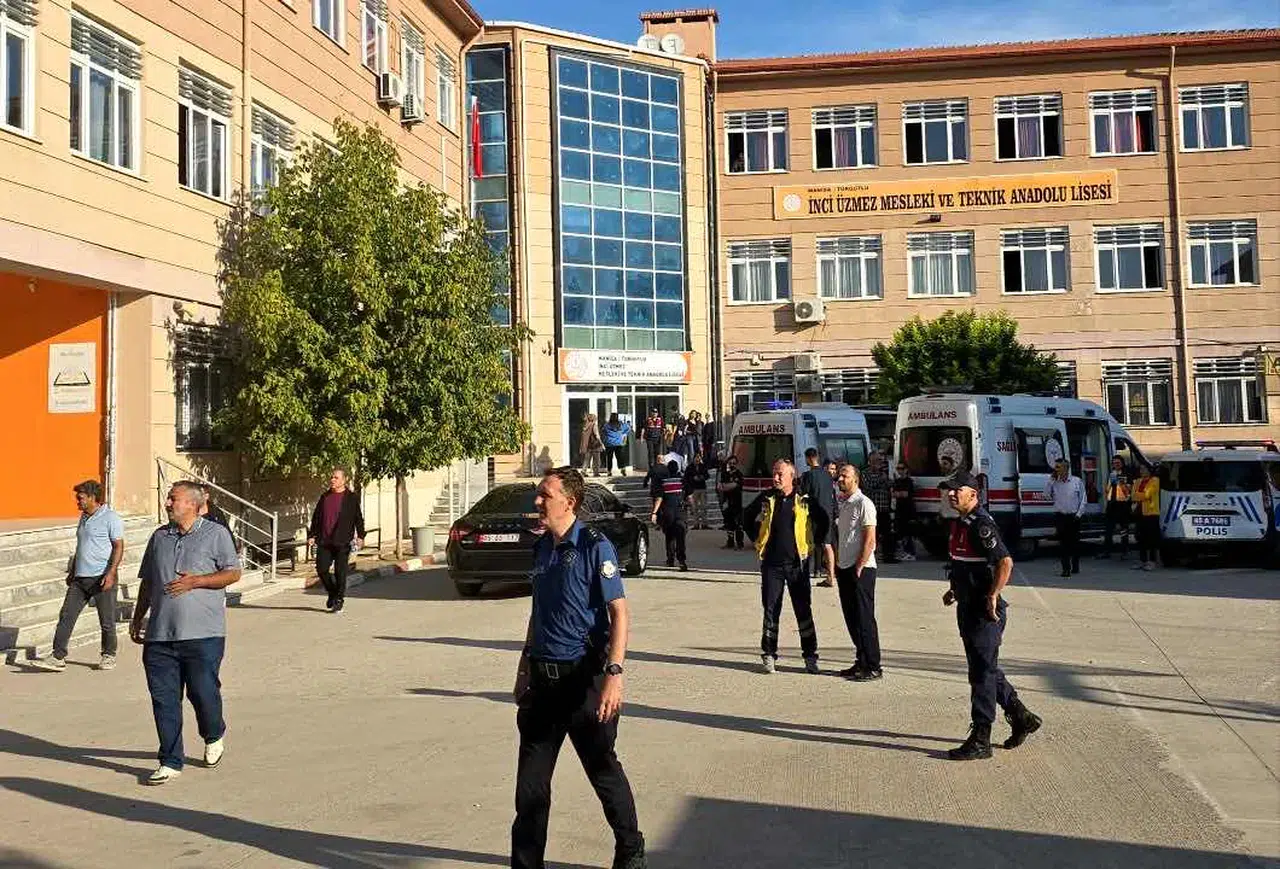Manisa'da okullar tatil mi, Turgutlu lisesi saldırısında son durum ne ve saldırgan kim?