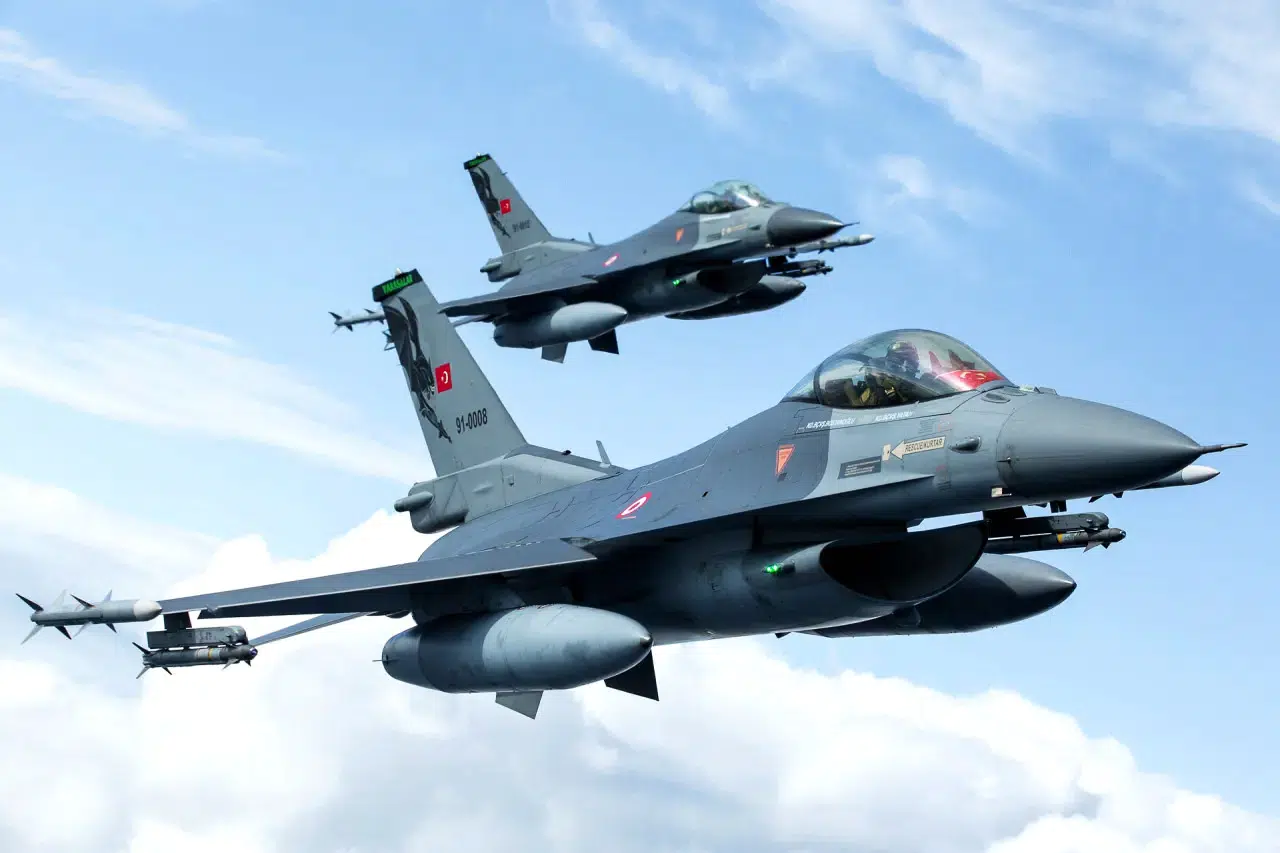 NATO harekete geçti: Baltık'ta Türk F-16'ları Rus uçakları için havalandı