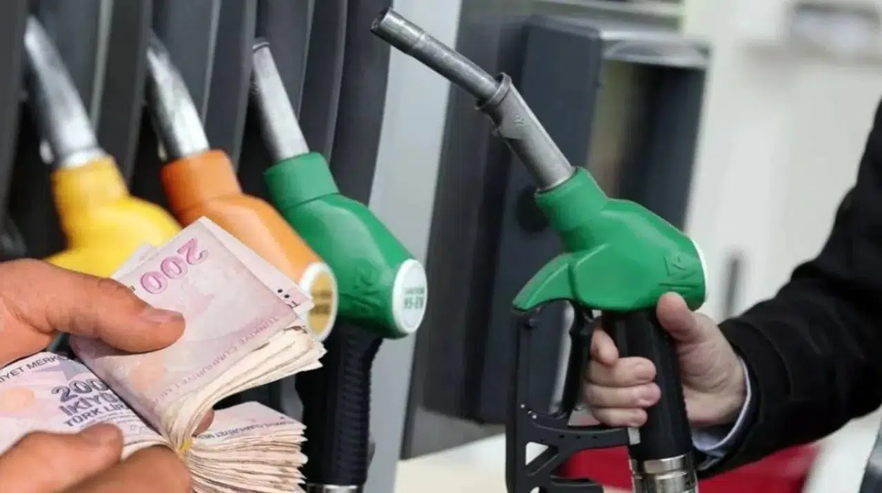 Benzine zam gelecek mi, ne kadar olacak? Eşel mobil 1 Ekim'de bitiyor, litre fiyatında 12,48 TL artış bekleniyor!