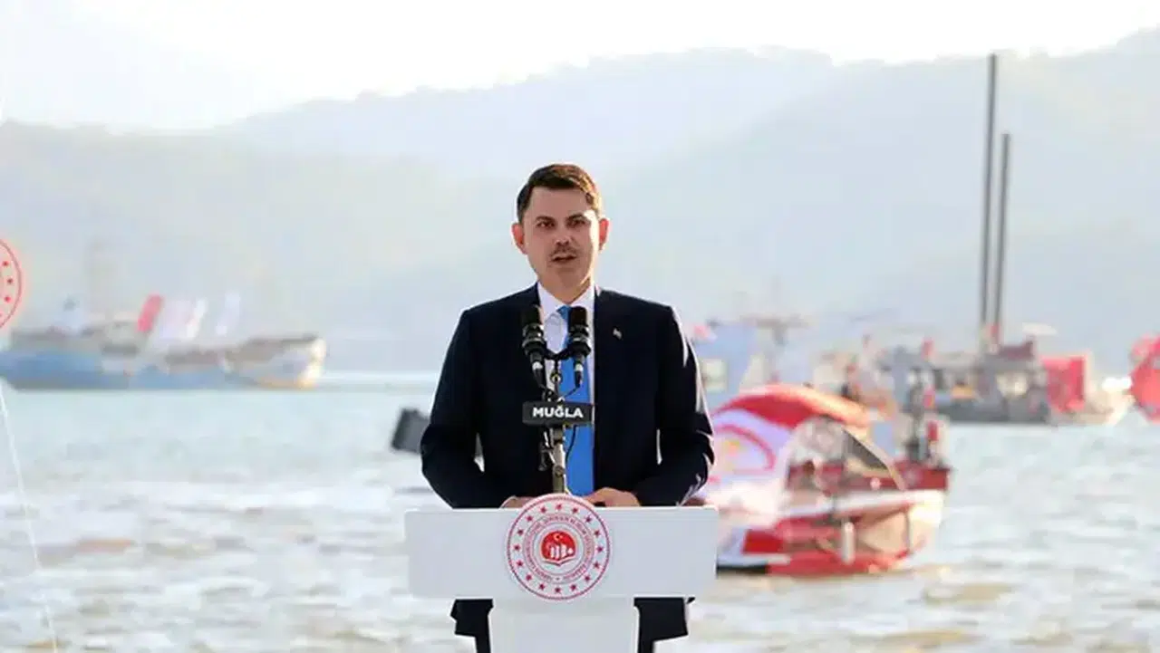 Bakan Kurum'dan Fethiye Körfezi açıklaması: "Denizlerin kirletilmesine tahammülümüz yok"