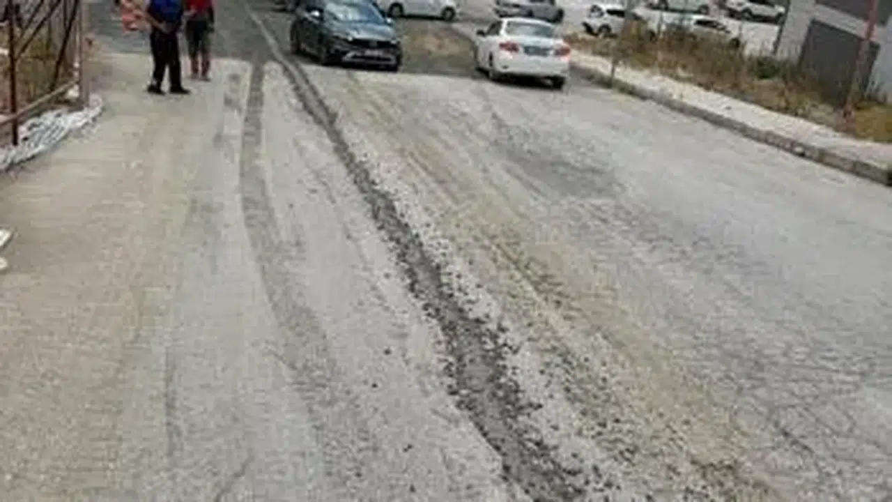 Hatay'da yola beton döken mikserin sahibine 191 bin TL para cezası