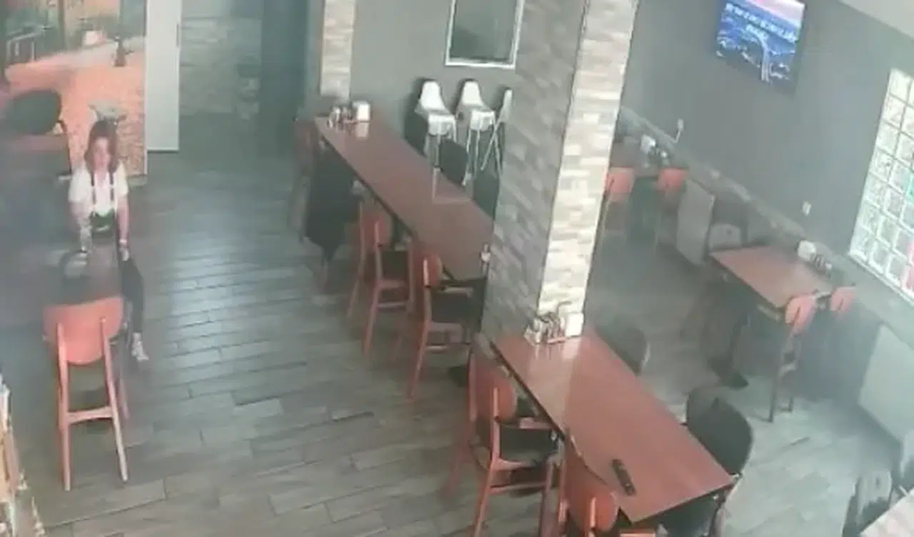 Giresun'da nefes borusuna ekmek kaçan garsonu profesör kurtardı