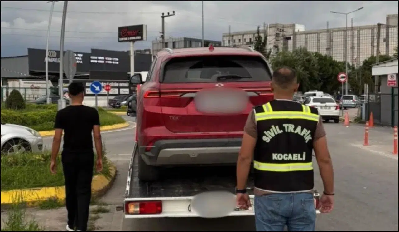 Pendik'te makas atan sürücüye 90 bin TL para cezası kesildi, ehliyeti 60 gün geri alındı