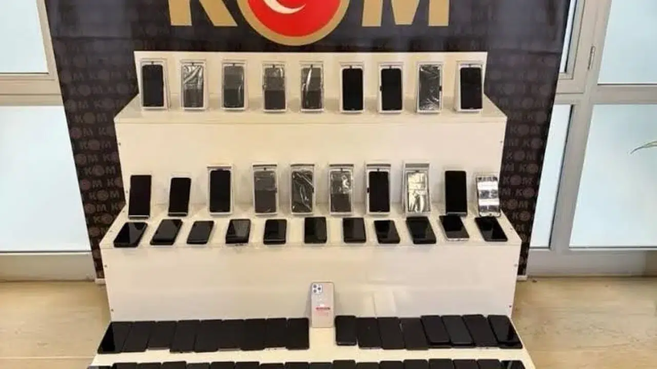 Muş'ta kaçakçılık operasyonu: 98 cep telefonu ele geçirildi