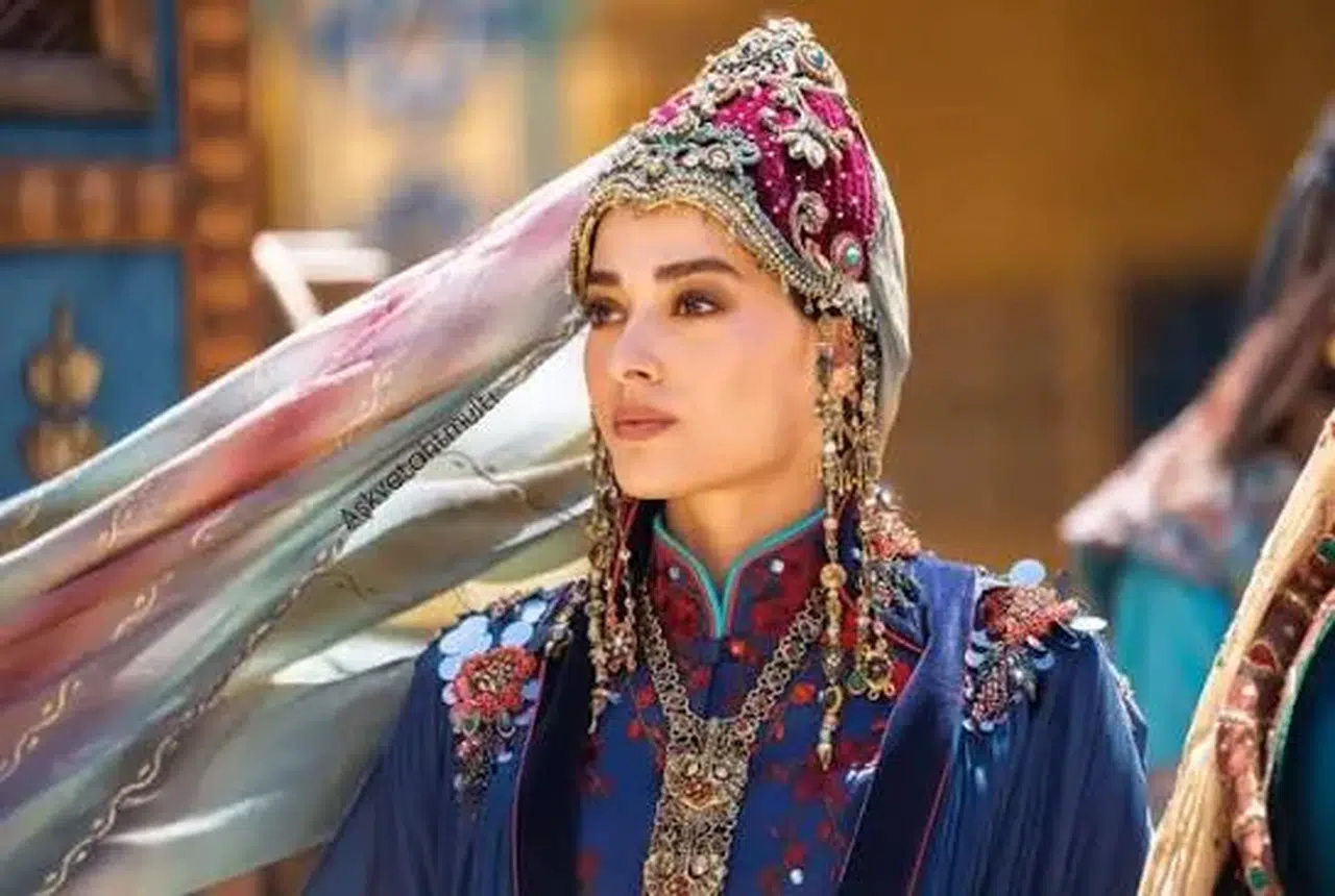 Aşk ve Taht Melike Hüma Hatun kimdir, kim oynuyor, kimin kızı?