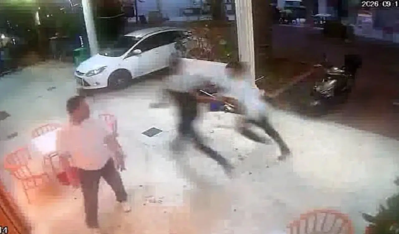 Antalya'da sopalı kavga: 3'ü akrabası 5 kişiden şikayetçi oldu