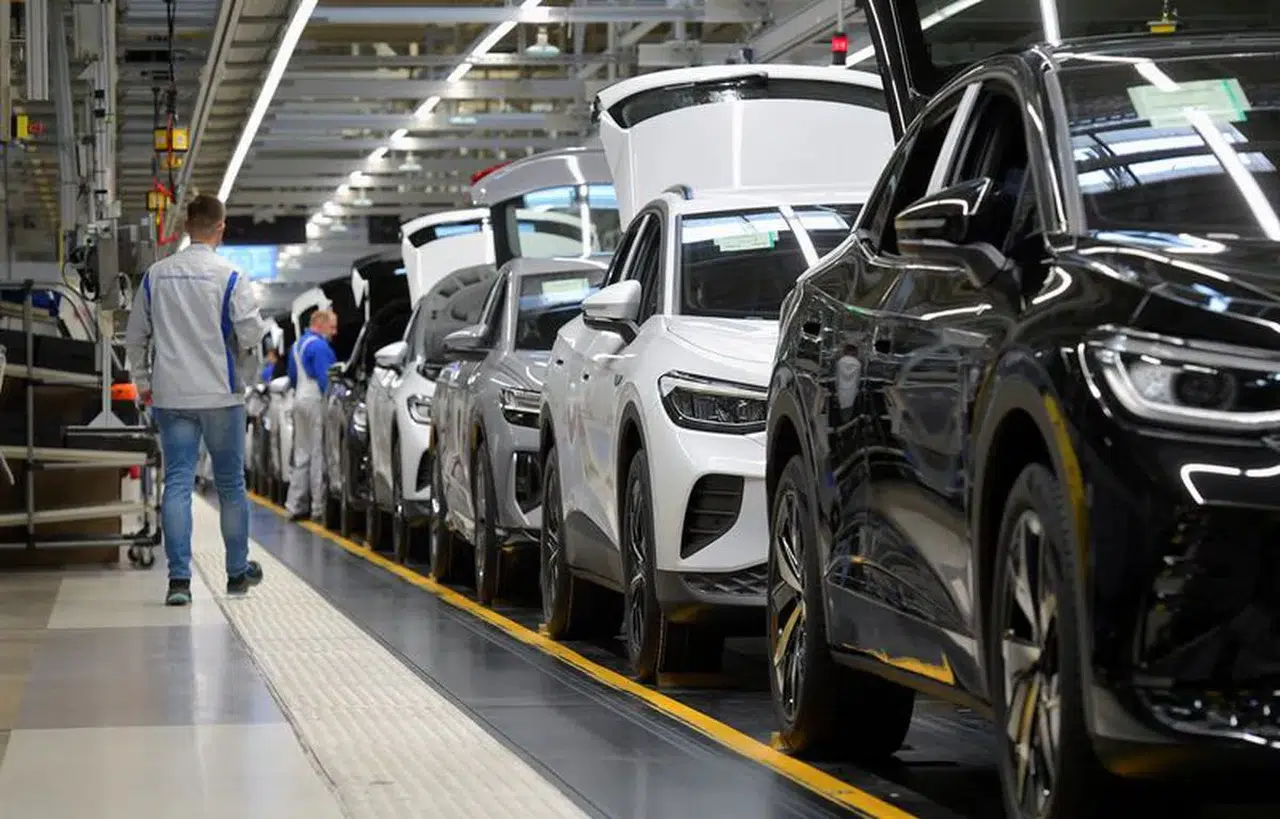 Otomotiv devinden küçülme kararı: 50 bin kişilik ek işten çıkarma planlıyor