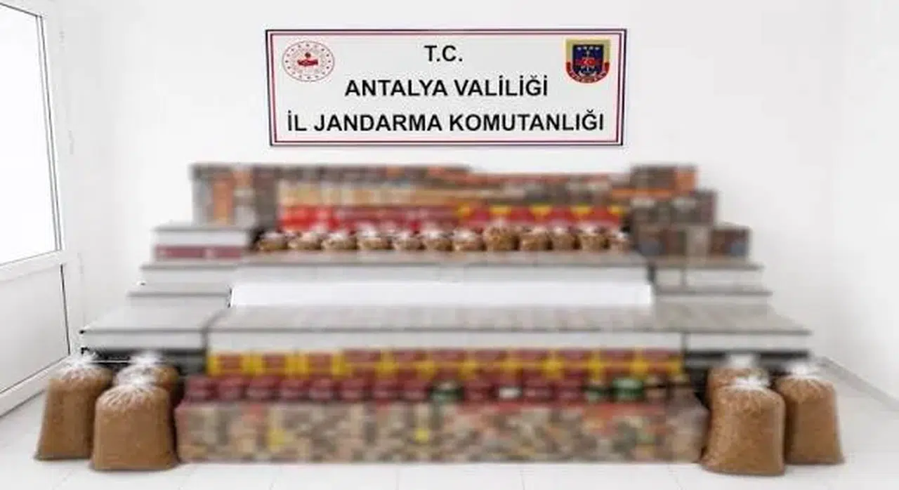 Manavgat’ta kaçak tütün operasyonu: 30 bin dolu makaron ve 274 nargile tütünü ele geçirildi