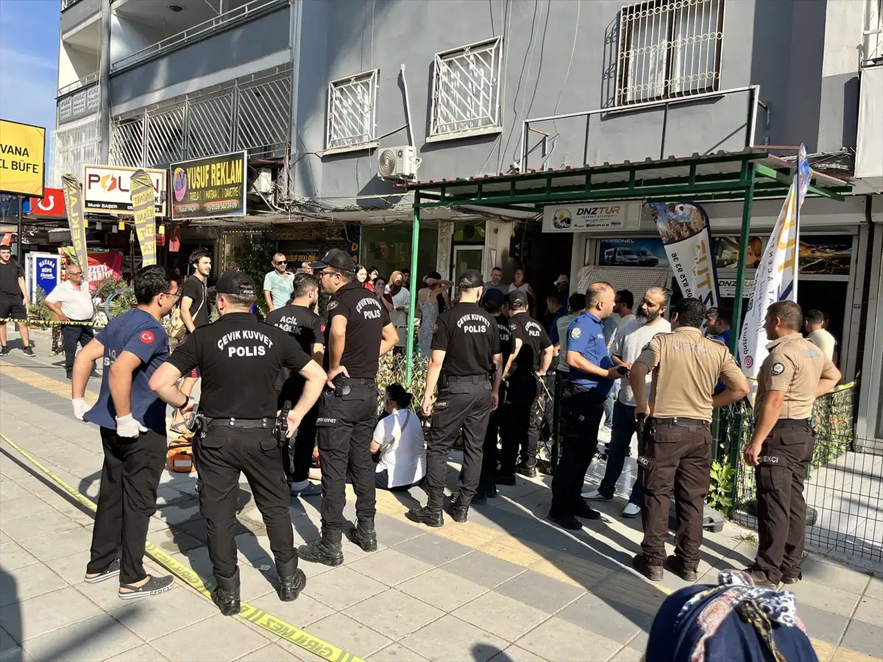 Mersin'de aile faciası: Eşini öldüren kişi intihar etti