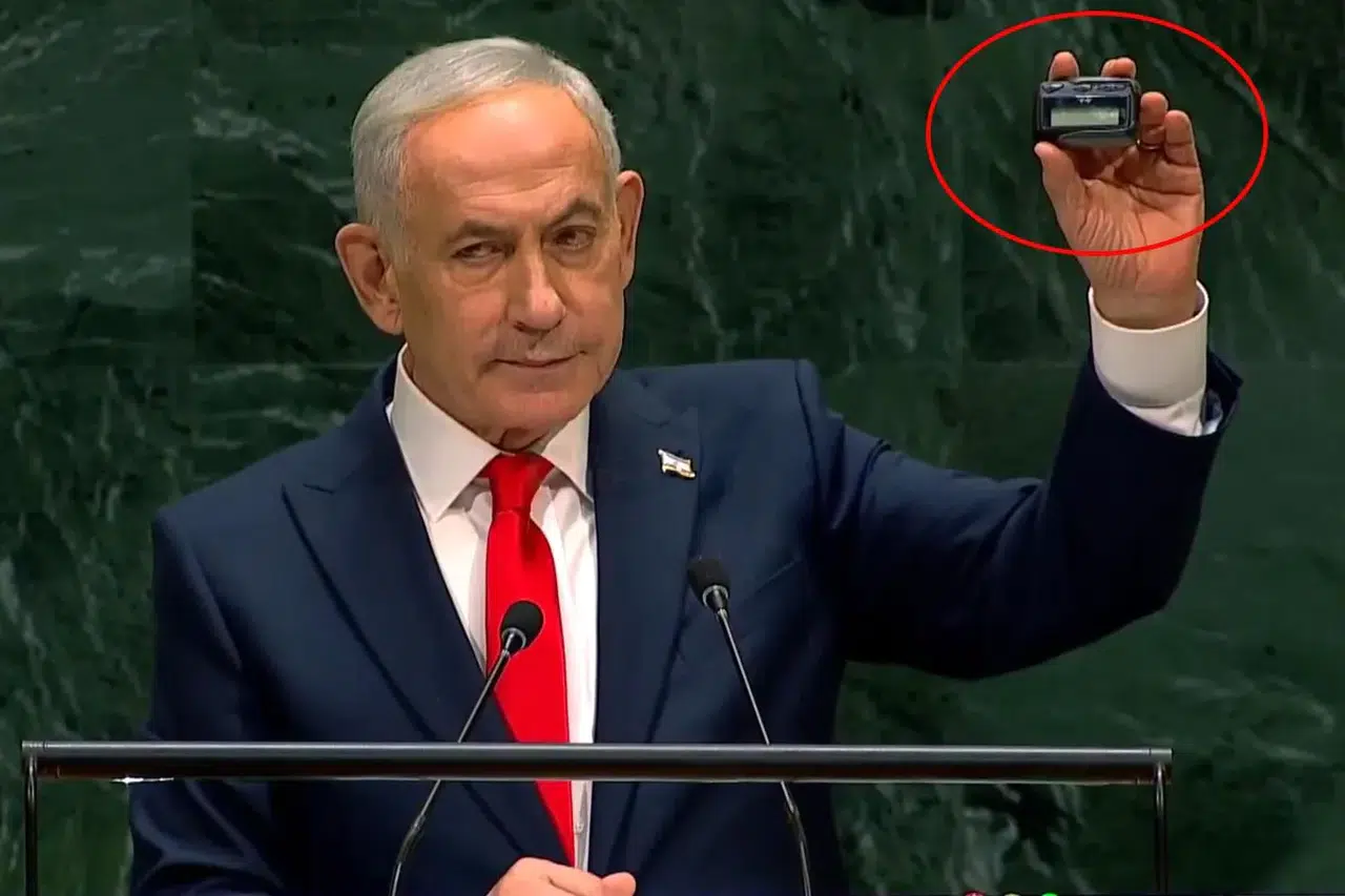 Netanyahu'nun BM konuşmasında protesto: Kürsüde çağrı cihazı gösterdi