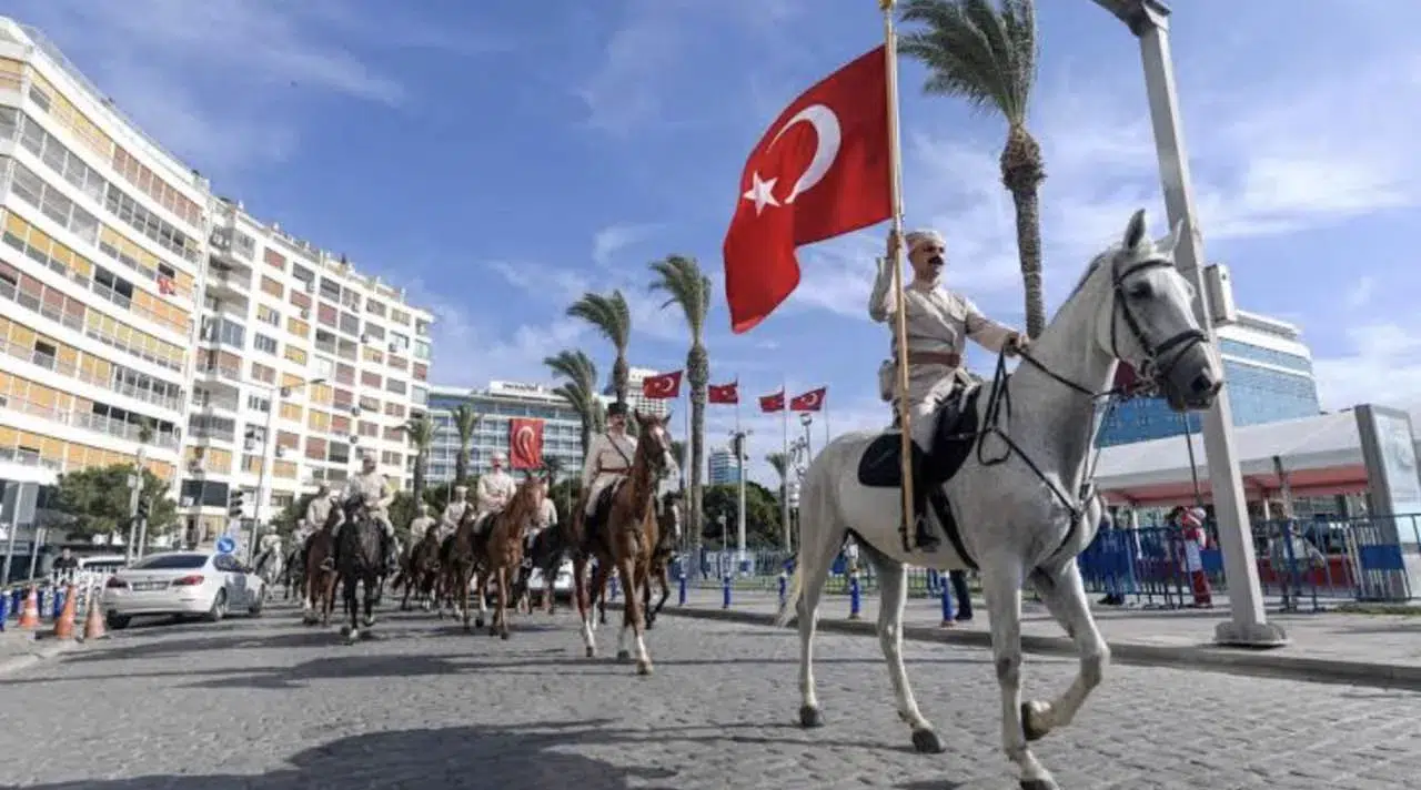 9 Eylül resmi tatil mi, İzmir'de okullar ve bankalar açık mı?
