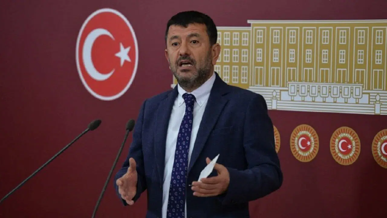 Milletvekili Veli Ağbaba pazarda fenalaşarak bayıldı