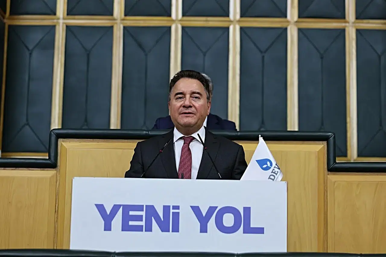Ali Babacan’dan yeni eğitim öğretim yılı mesajı: “Veliler eğitim masrafları altında ezilmemeli”