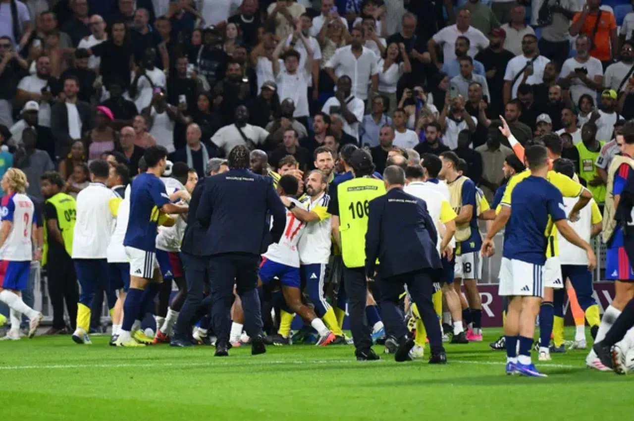 UEFA'dan Fenerbahçeli futbolculara para cezası