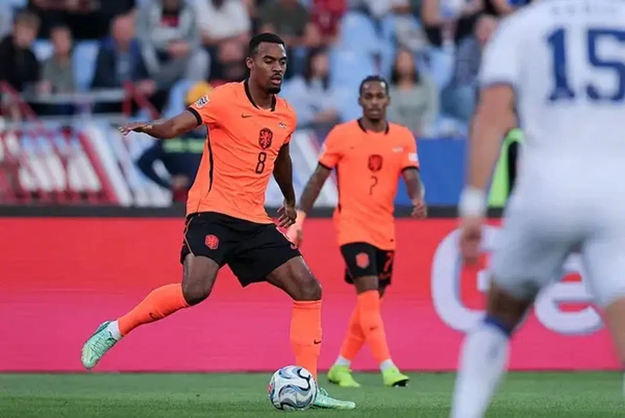 Sırbistan Hollanda maç özeti 1-2 golleri kim attı?