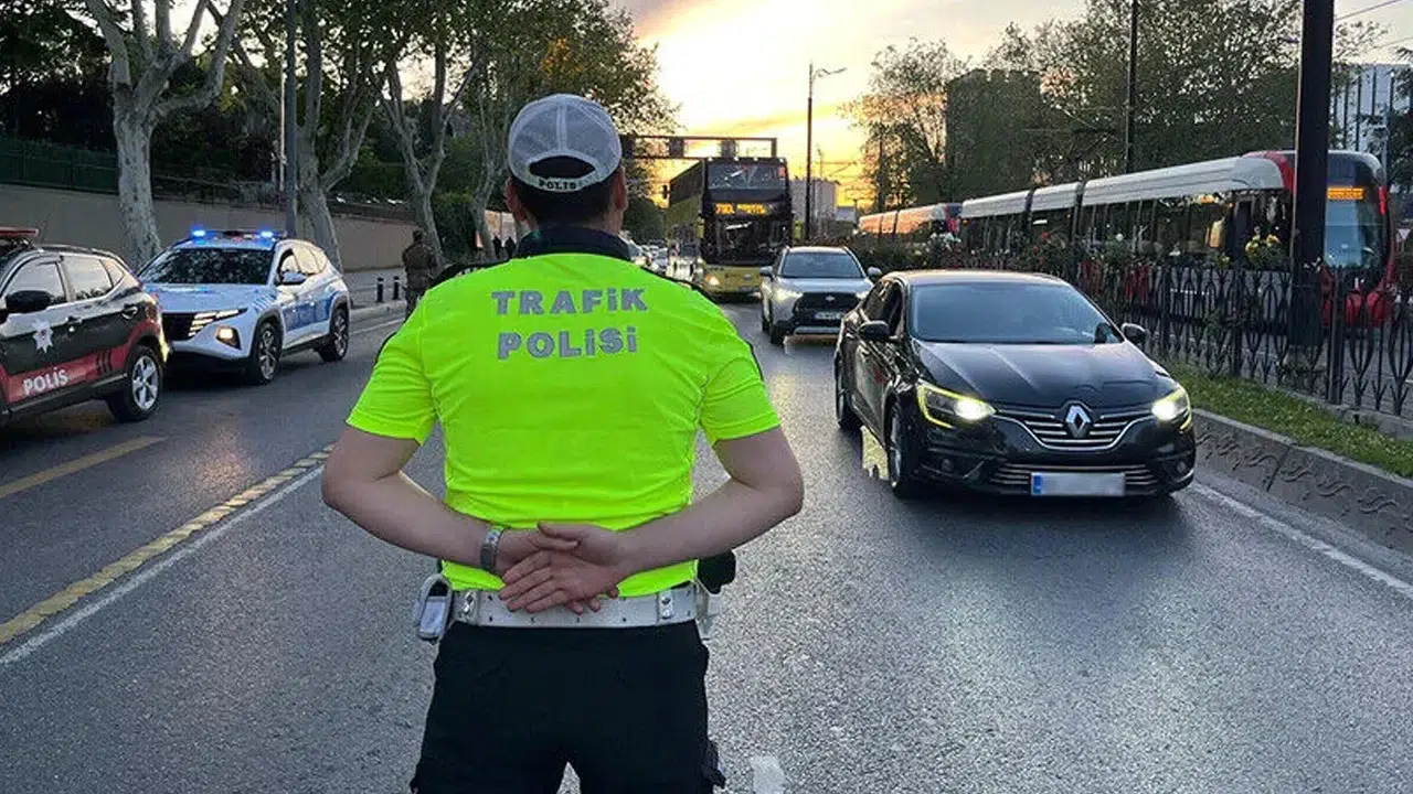 İstanbul'da Yarın Bazı Yollar Trafiğe Kapatılıyor: Sürücüler Dikkat!
