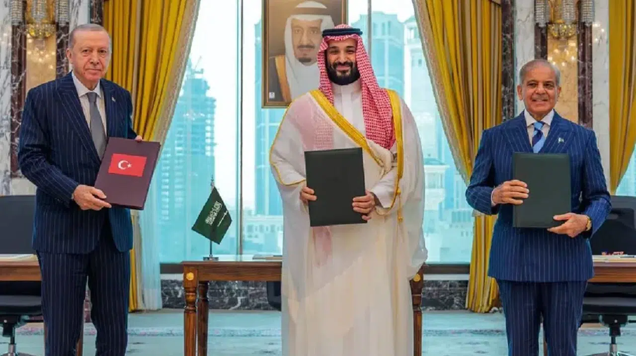 Suudi Arabistan'dan Türkiye ve Pakistan'a acil toplantı çağrısı