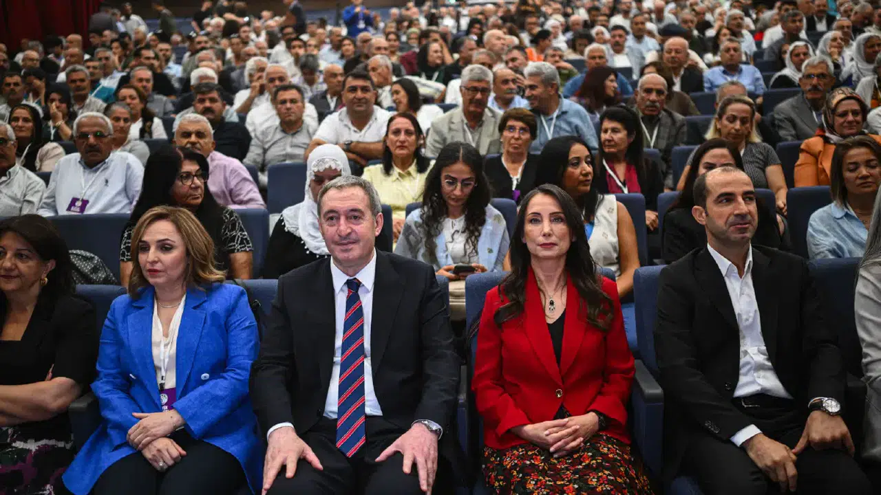 DEM Parti 5. Olağan Büyük Kongresi yapıldı: Bakırhan ve Hatimoğulları yeniden seçildi
