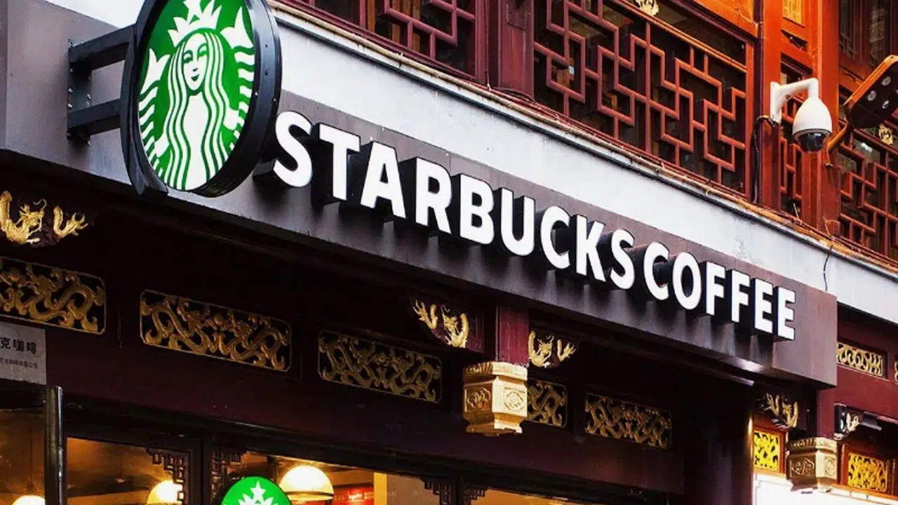 Dev kahve zinciri iflasın eşiğinde mi? Starbucks mağazalarını kapatıyor