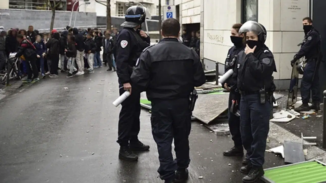 Fransa’da liseli eylemlerinde polis müdahalesi: 10 kişi yaralandı
