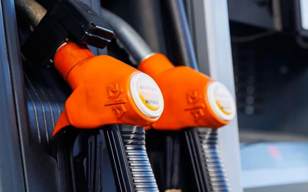 Benzine 1,67 TL zam sonrası bu gece 95 kuruş indirim geliyor