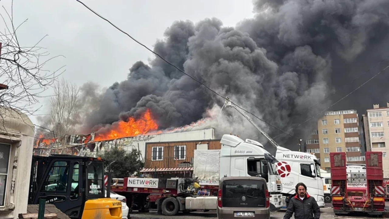 Ataşehir’de bir iş yerinde korkutan yangın ortaya çıktı