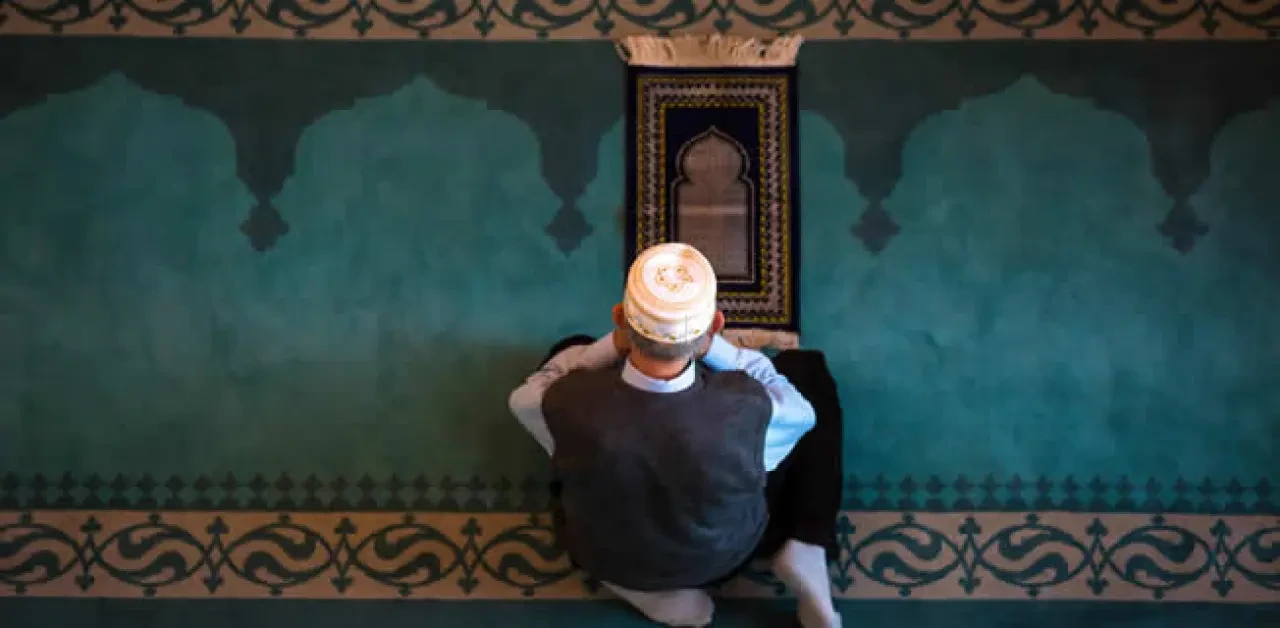 Miraç Kandili Namazı Nasıl Kılınır? Kaç Rekat, Ne Zaman, Niyet Nasıl Edilir?