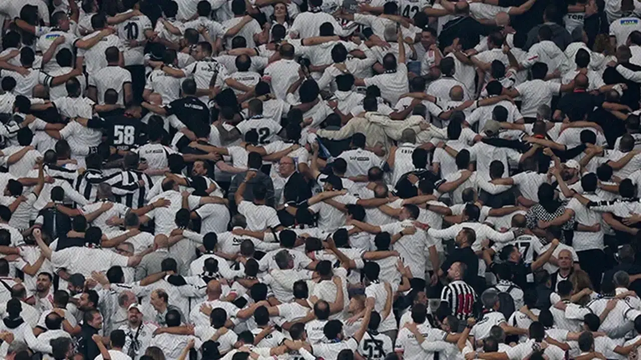 Trabzonspor-Beşiktaş derbisinde 6 yıllık yasak kalktı