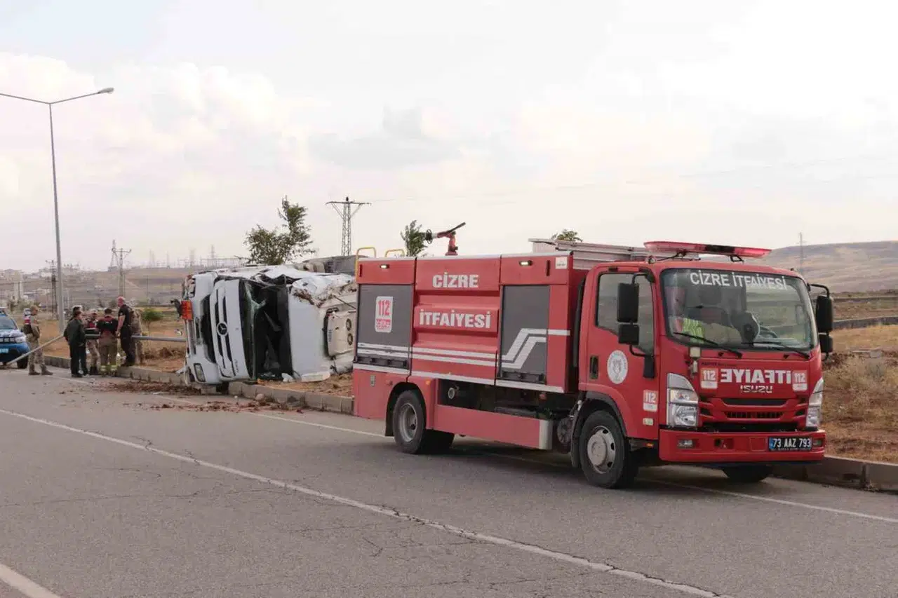 Şırnak'ta akaryakıt tankeri devrildi: 1 kişi yaralandı