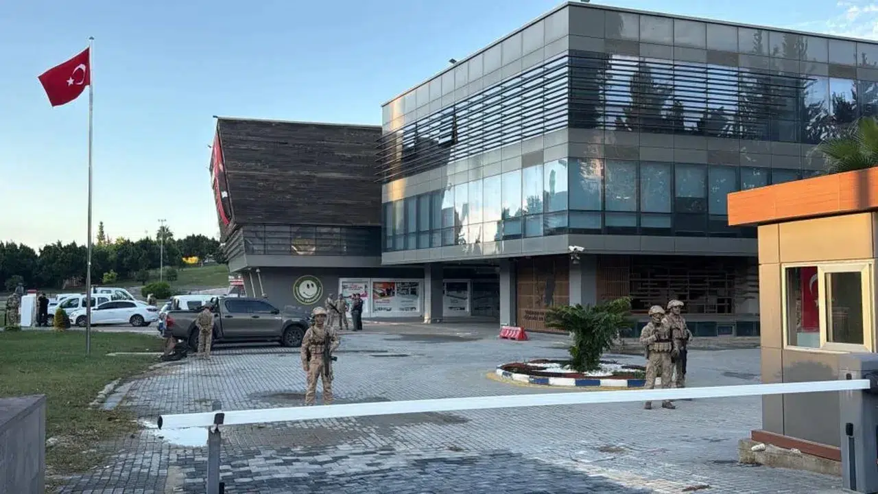 Adana Çukurova Belediyesi'ne Jandarma Operasyonu! Çok Sayıda Gözaltı Kararı