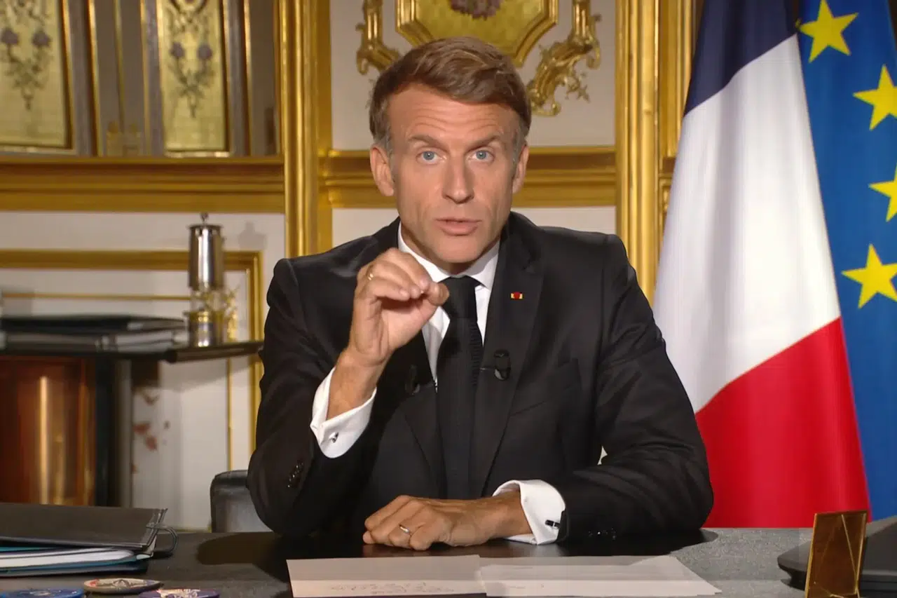 Emmanuel Macron istifa mı etti, Fransa'da görevi bırakan bakan kim?