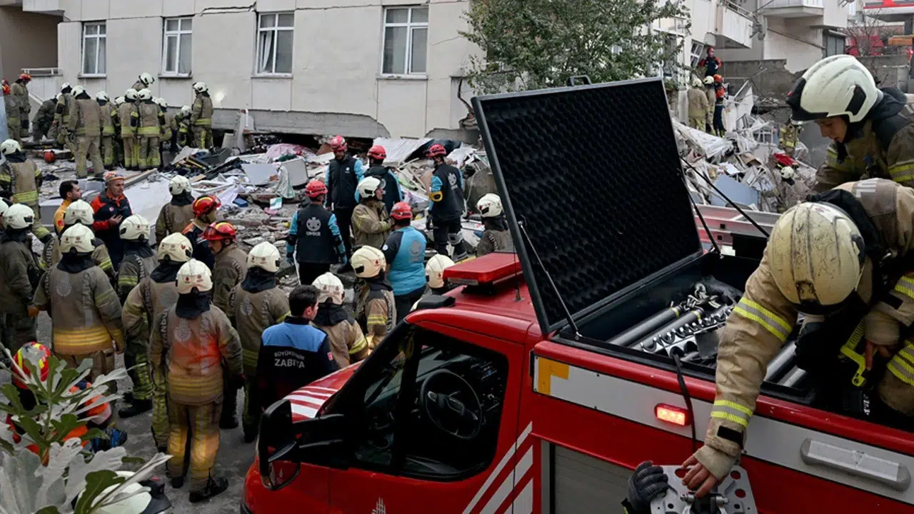 Maltepe'de çöken binadan kurtarılan 5 yaralının sağlık durumu açıklandı