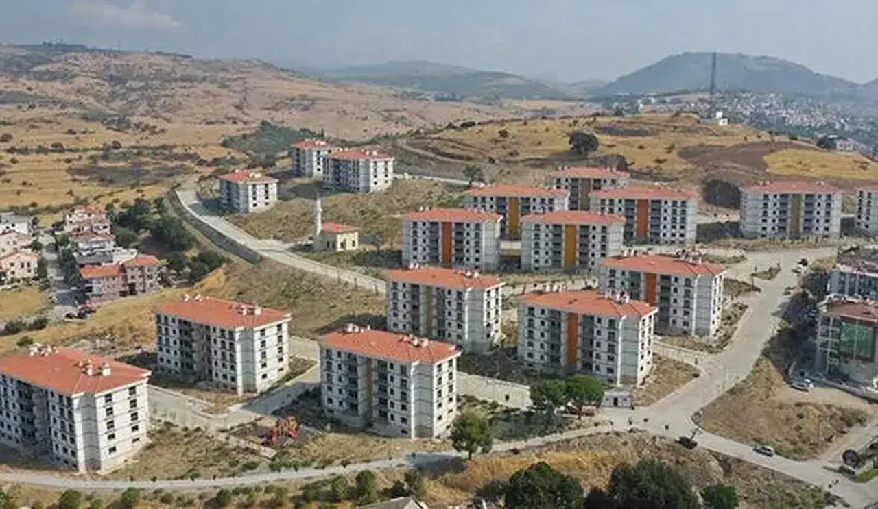TOKİ 725 arsayı açık artırmayla ne zaman satacak? Peşinat ve vade şartları neler?