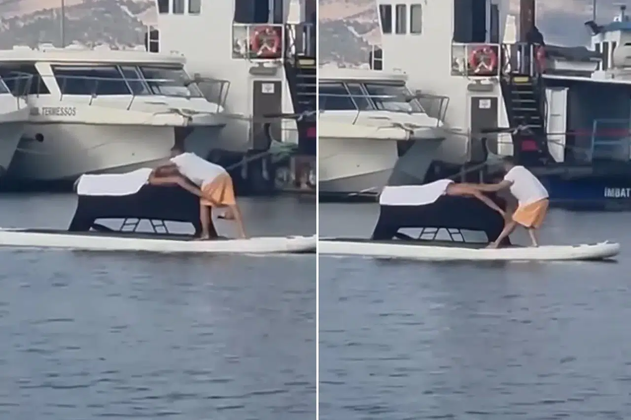İzmir'de Denizin Ortasında Masaj Keyfi! Görenler Şaşkınlığını Gizleyemedi