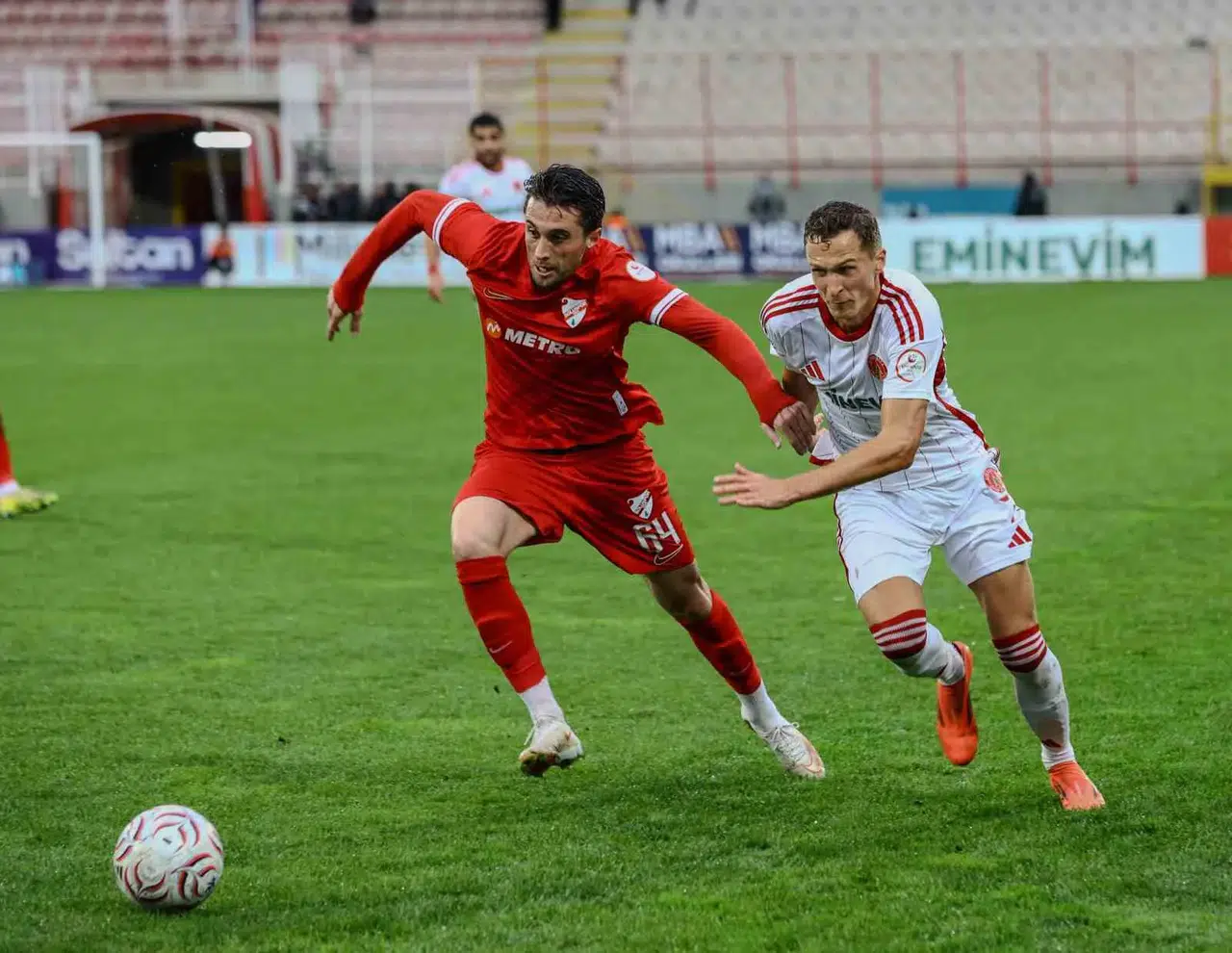 Ümraniyespor-Boluspor maçına yağış engeli