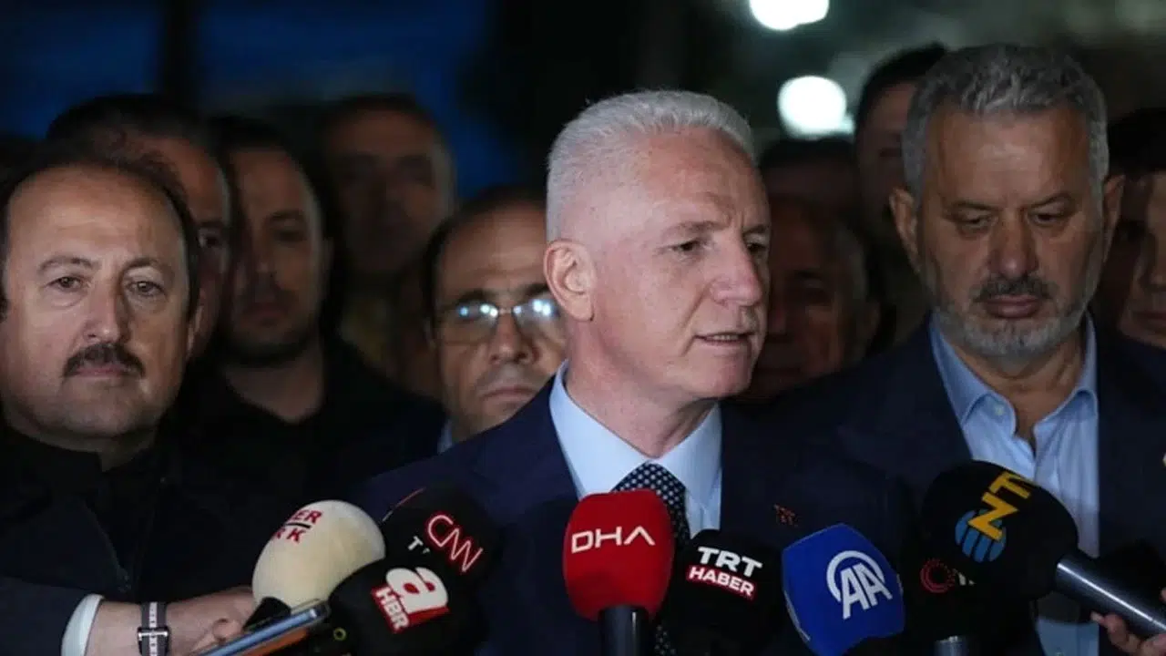İstanbul Maltepe'de çöken binada zamana karşı yarış! Vali Gül'den 3 kişi için açıklama