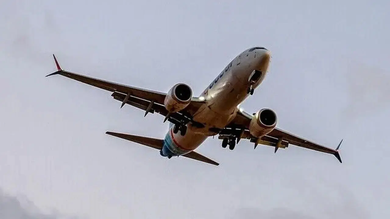 Almanya'dan Hindistan'a giden uçakta kaçırılma alarmı! Acil iniş yaptı