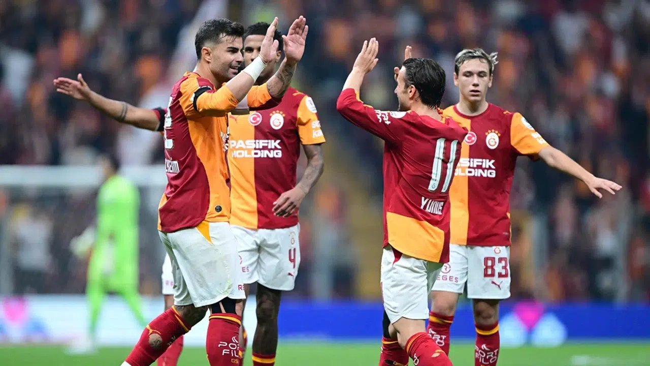 Galatasaray-Barcelona maçının hakemi belli oldu! Dev mücadeleyi Marco Guida yönetecek