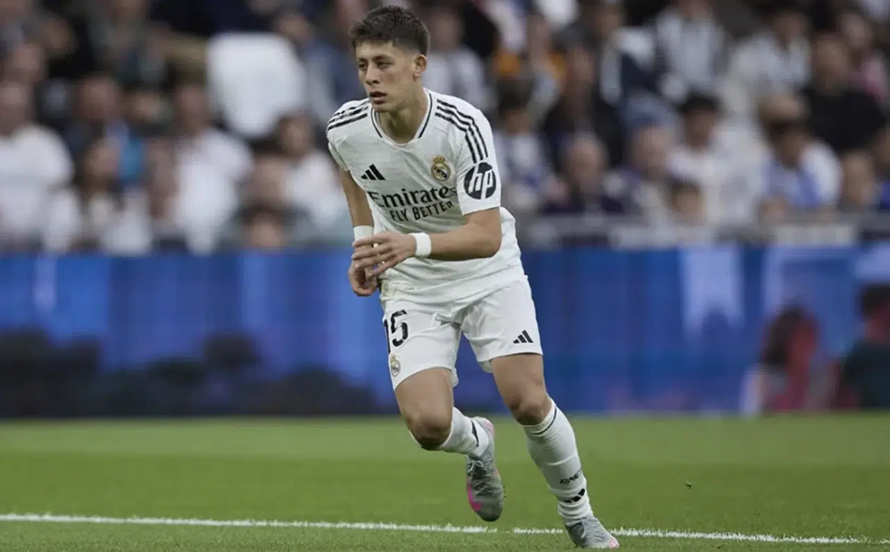 Arda Güler Real Madrid'de Yeni Rolüyle Fırtına Estiriyor! Mourinho'nun Kararı Gündem Oldu