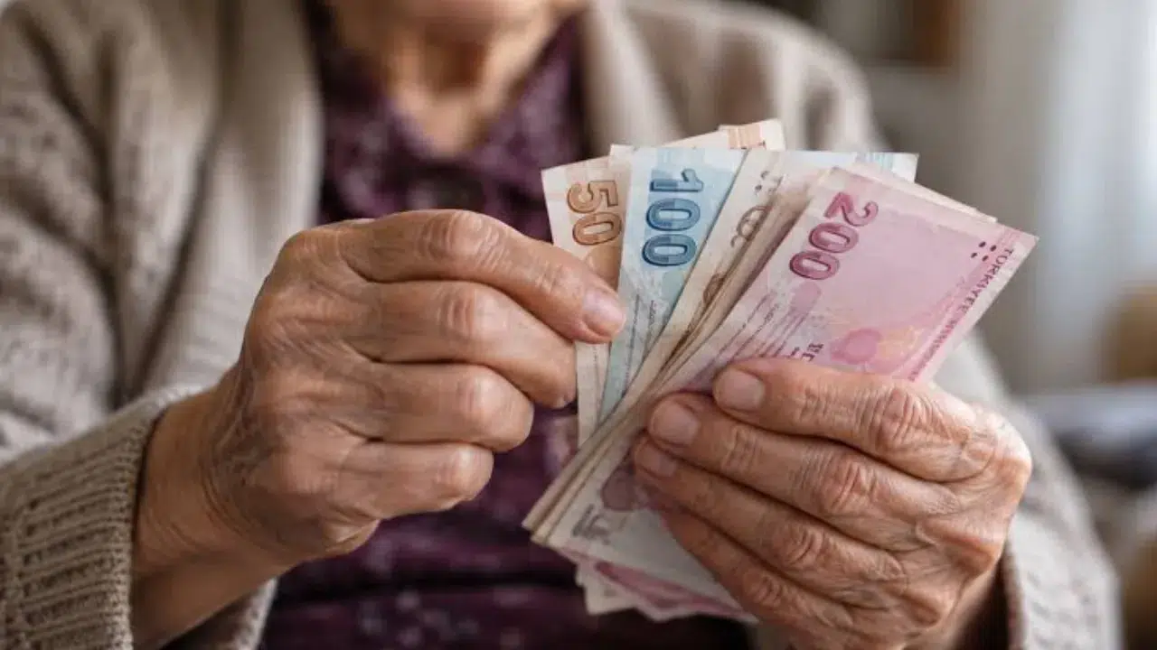 Emekliye Ocak 2027 zammı ne kadar olacak? SGK uzmanından yüzde 5 açıklaması