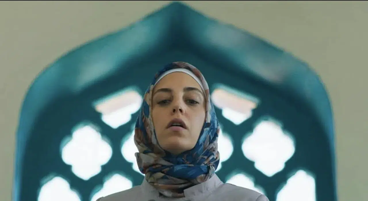 Bir Başkadır 2. Sezon Yayın Tarihi Belli Oldu! Netflix Merakla Beklenen Tarihi Açıkladı