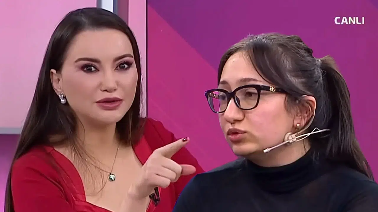 Esra Ezmeci'nin canlı yayınında kıyafet krizi! Sultan Nur Ulu'ya müdahale etti