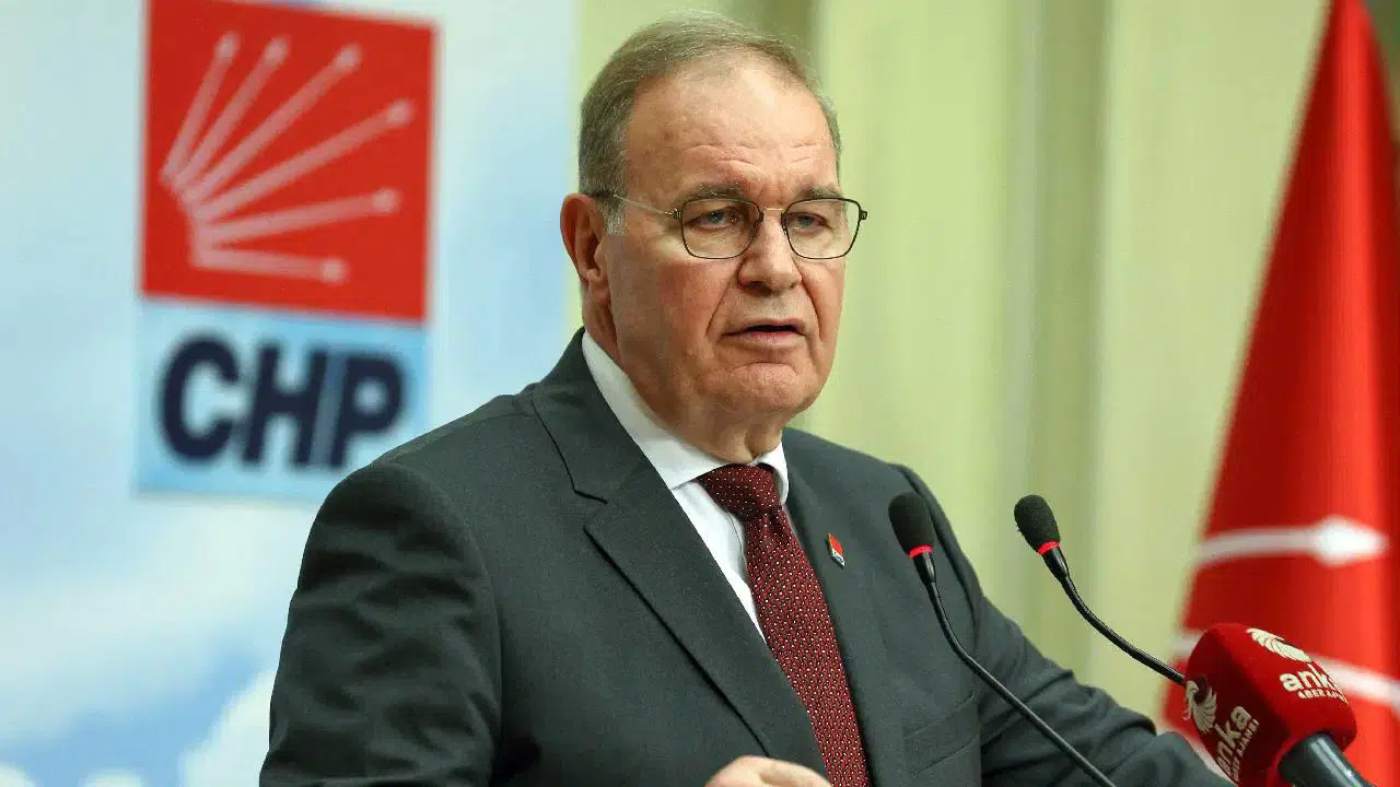 Faik Öztrak'tan Cemil Tugay tartışmasına ilişkin açıklama: "Arşiv unutmaz"