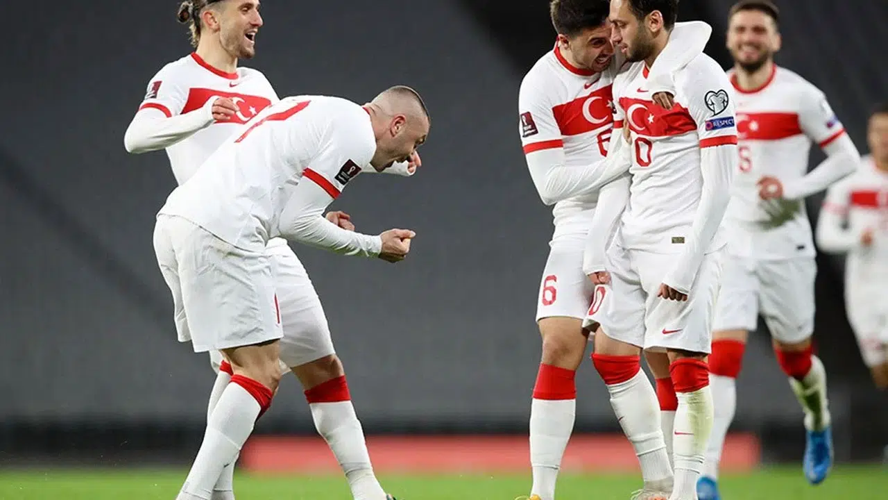 A Milli Takım'da İtalya maçı öncesi Emirhan Topçu ve Can Uzun gelişmesi
