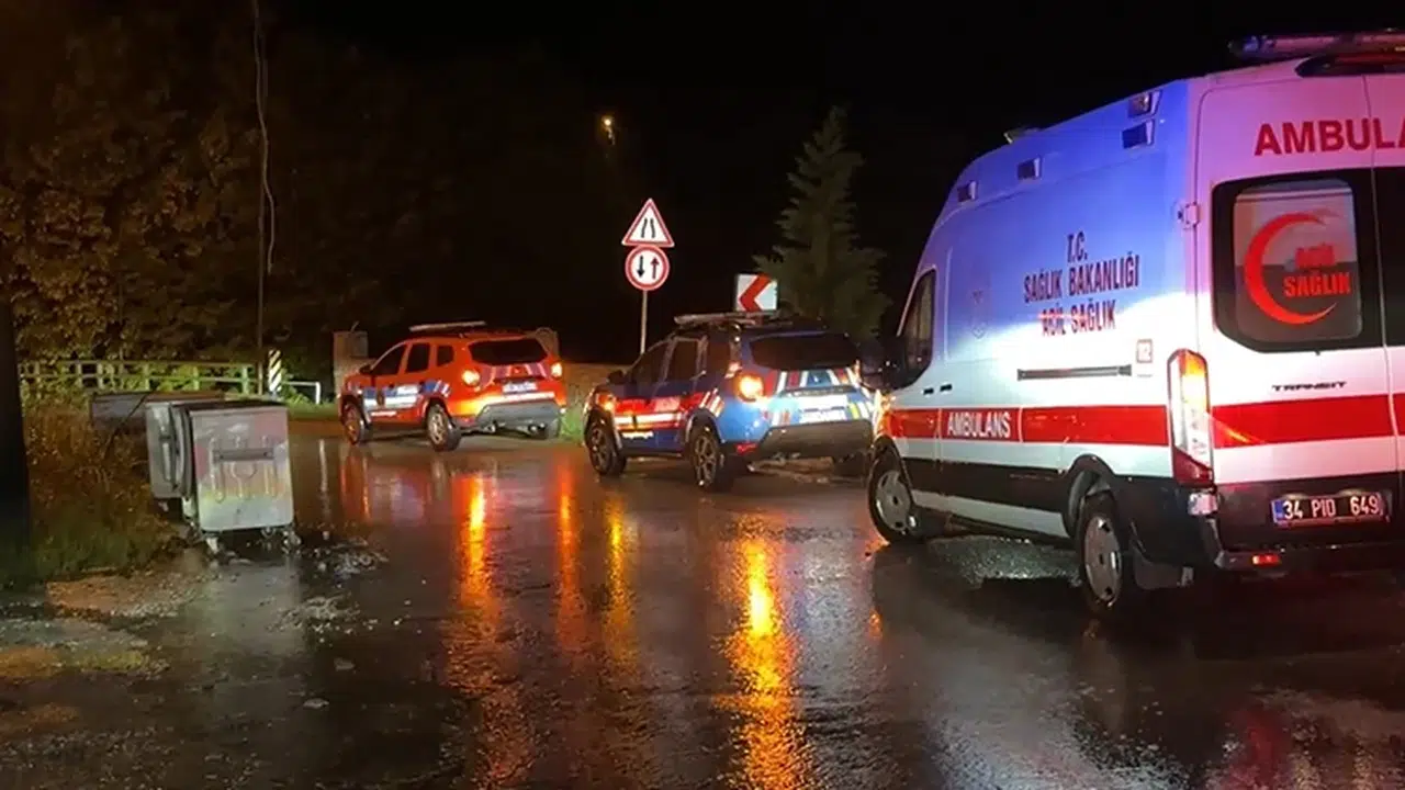 Pendik'te Göçbeyli Deresi Taşarak Sel Felaketi Yarattı: 2 Kişi Kayboldu!