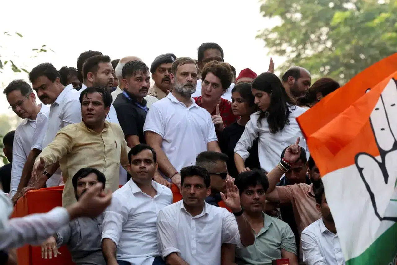 Yeni Delhi'de seçmen listesi Protestosu: 100 kişi gözaltına alındı